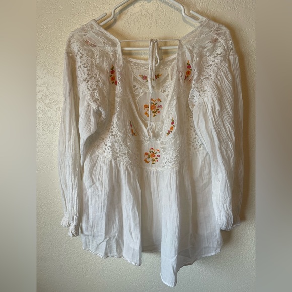 Pretty blouse - Picture 2 of 2